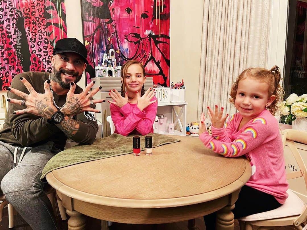 A.J.のインスタグラム：「Nothing means more to me than spending time with my girls and painting our nails using Ava Dean Beauty! Have you pre-ordered your nail polish yet? Link in bio! 💅」
