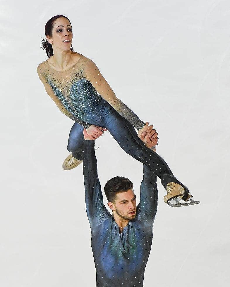 ニコーレ・デラ・モニカのインスタグラム：「I believe I can fly 🤩⛸️ #dellamonicaguarise #figureskating #pattinaggiosulghiaccio #lift #flyinghigh #fisg4passion #fiammeoromoena」