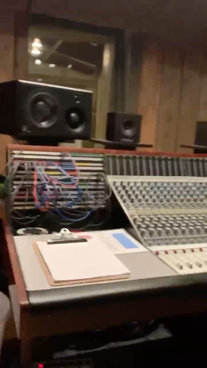 A Great Big Worldのインスタグラム：「Album 3 vibes 😁」