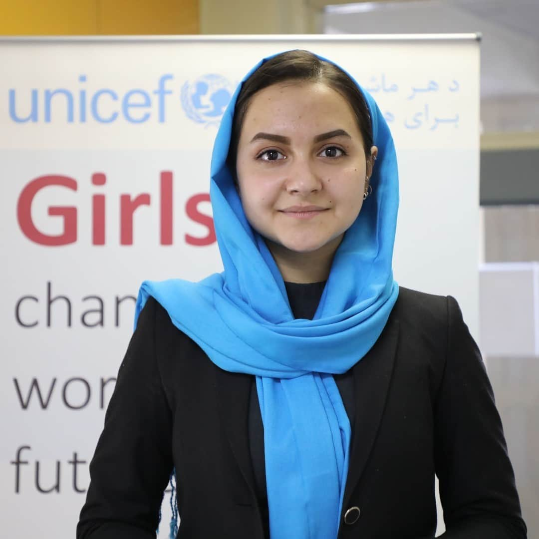 unicefさんのインスタグラム写真 - (unicefInstagram)「“Do you know the number one wish for children and young people in Afghanistan? Access to quality education #ForEveryChild. But 3.7 million children are out of school.”  Hinna Asefi Wardak, @unicefafghanistan Youth Ambassador, is calling on world leaders to make education a reality for all - especially girls. Education is critical and no child should be denied the right to safely go to school, learn and develop the skills they need to thrive.  “We never give up. We never get tired of hoping for a better future. And I hope that global leaders and decision makers will do everything in their power to make that better future a reality.”  From @voicesofyouth - our channel for youth, by youth.  ©UNICEF Afghanistan/2020/Omid Fazel」1月14日 1時45分 - unicef