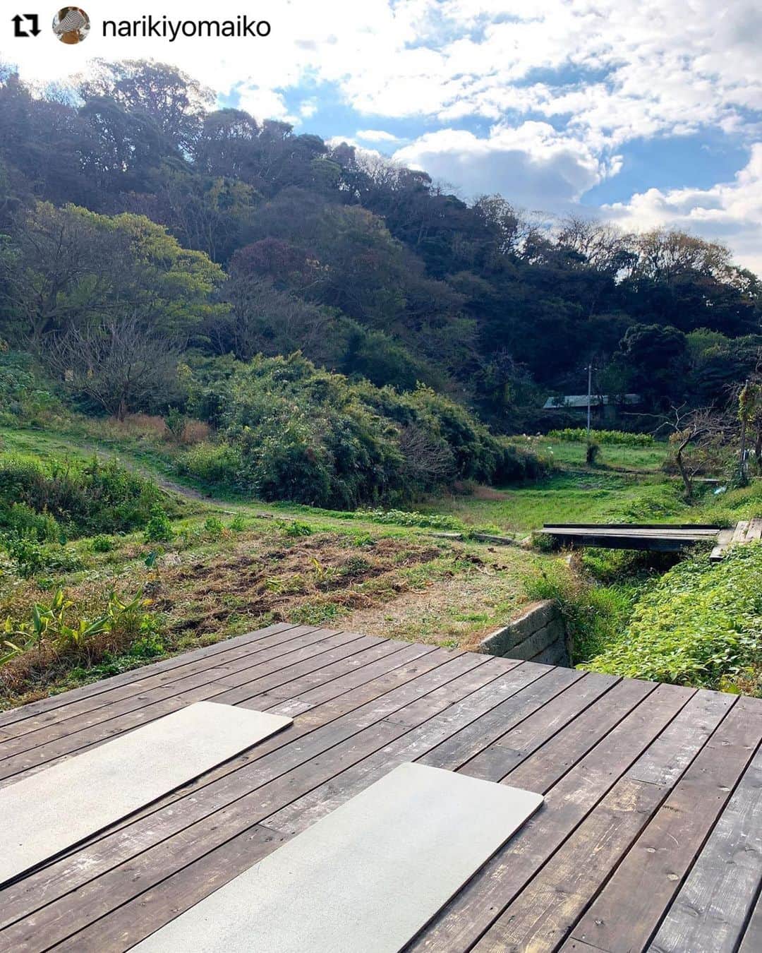 ヒデトレのインスタグラム：「#地球と繋がろう　🌏🤝🌈  #Repost @narikiyomaiko with @make_repost ・・・ 🍃 緑に囲まれた場所での @hidetore は、びっくりするほど身体が整います。頭がすっきりして思考はクリア。最近は月に2回ほど通わせていただいているから、さらに元気いっぱいです🕊感謝✨」