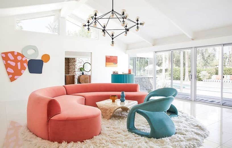 Design Milkさんのインスタグラム写真 - (Design MilkInstagram)「Los Angeles based design studio Bells + Whistles was recently tapped for the renovation of an iconic Wexler in Rancho Mirage, California. The house, built in 1957 by iconic architect Donald Wexler as part of Thunderbird North, was transformed into a quintessential California getaway house with bright, modern furniture and decor while leaving the original structure untouched to honor to midcentury spirit. The renovated residence, named @marrow_midcentury, spans 3,380 square feet, all of which were transformed by @bellsandwhistlesdesign with injections of vivid color, hypnotic pattern, and desert magic. \\\ Read more about Marrow Midcentury at the link in bio. 🔗  📷 : @madelinetolle  🖌 : @alexproba」1月14日 1時49分 - designmilk