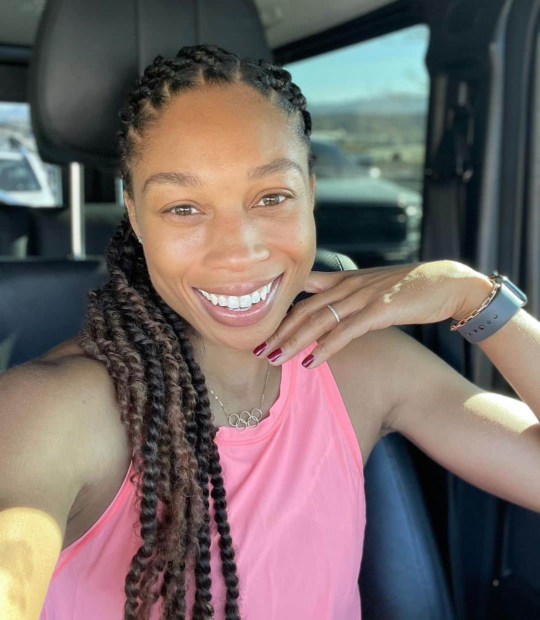 アリソン・フェリックスのインスタグラム：「E N E R G Y✨」