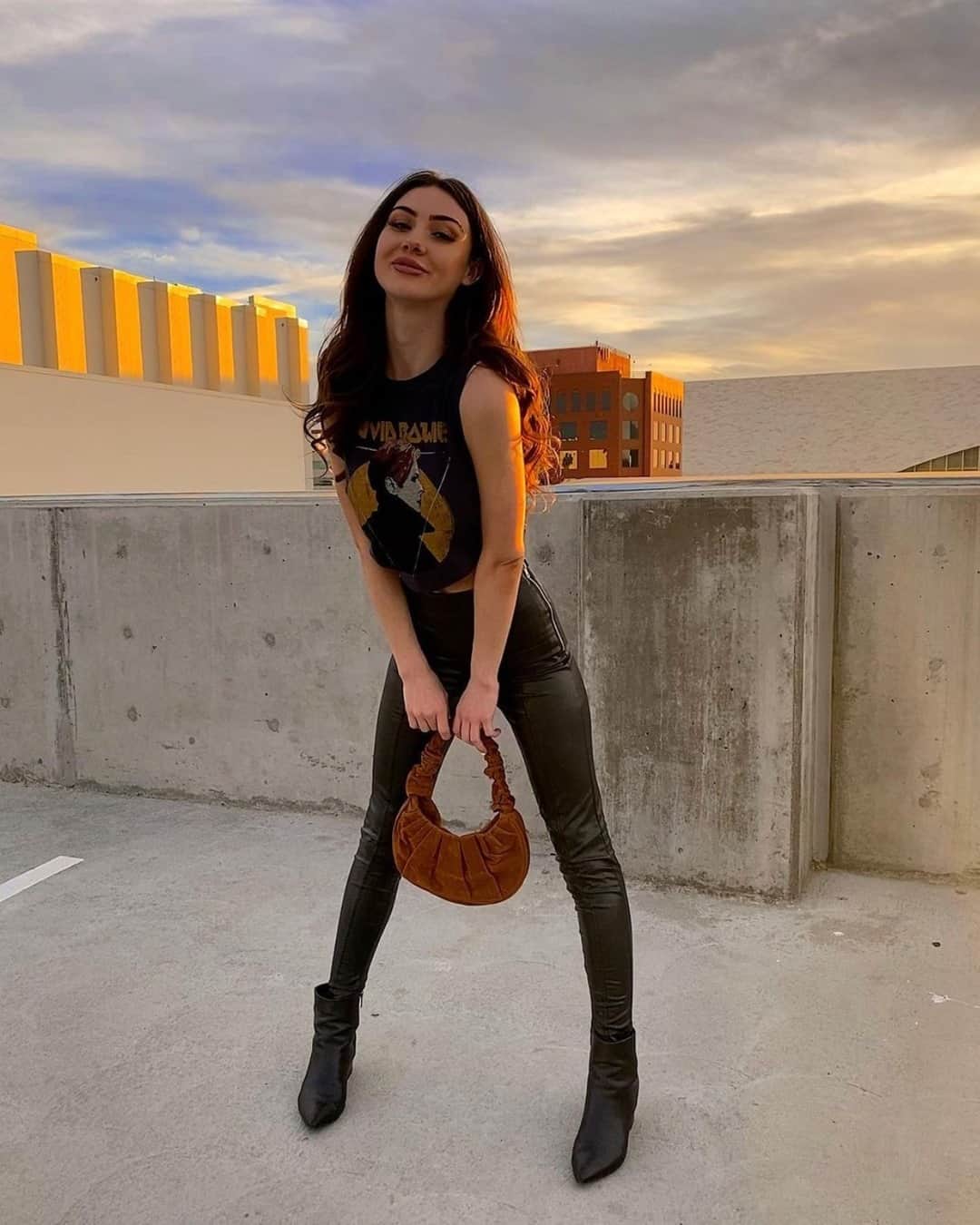 チェイサーのインスタグラム：「@heatherwrixon 😍 At chaserbrand.com, for the entire month of January we are donating 15% of your purchases to Save Our Stages. 🎵 Help us save live music (and look good doing it!)👏🏽🖤 ⠀⠀⠀⠀⠀⠀⠀⠀⠀ ⠀⠀⠀⠀⠀⠀⠀⠀⠀ Good for online purchases only at chaserbrand.com.⠀⠀⠀⠀⠀⠀⠀⠀⠀ ⠀⠀⠀⠀⠀⠀⠀⠀⠀ #chaserbrand #davidbowie #bowie #bandtee #bandtshirt #tshirtstyle #graphictee #graphictank #styleinspo #stylegoals」