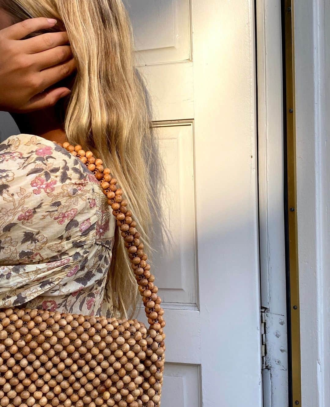 クレオベラのインスタグラム：「!!FLASH SALE!!⁠ ⁠ Take an extra 15% off some of our favorite handbags. Link in bio to shop. One day only.」