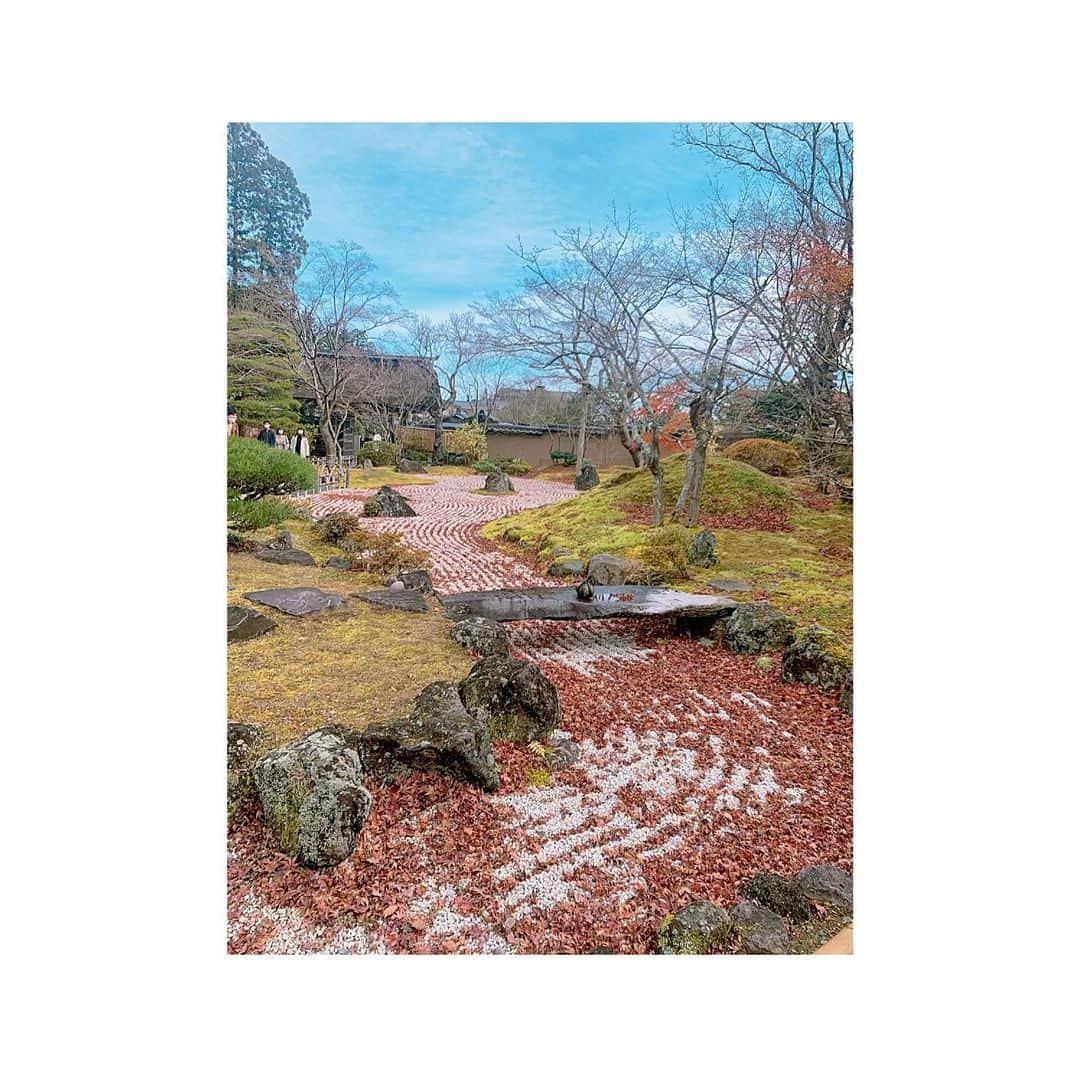 福島ゆかさんのインスタグラム写真 - (福島ゆかInstagram)「：庭園  少し前に見た庭園。 癒されますぞ😇  #日本 #日本庭園 #庭園 #庭 #和風 #日本の心 #渋い #自然 #癒し #幸せ #緑 #美しい #美しい景色  #美しい風景」1月14日 2時02分 - yuka_fukushima_