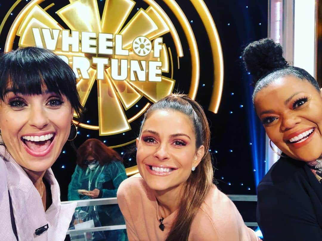 コンスタンス・ジマーのインスタグラム：「#wcw We had the best time, so why not watch us badass women @mariamenounos & @yvettenicolebrown spin THE wheel @wheeloffortune on January 28th 8pmPST @abcnetwork playing for incredible charities (mine is @wckitchen)  #dreamcometrue」