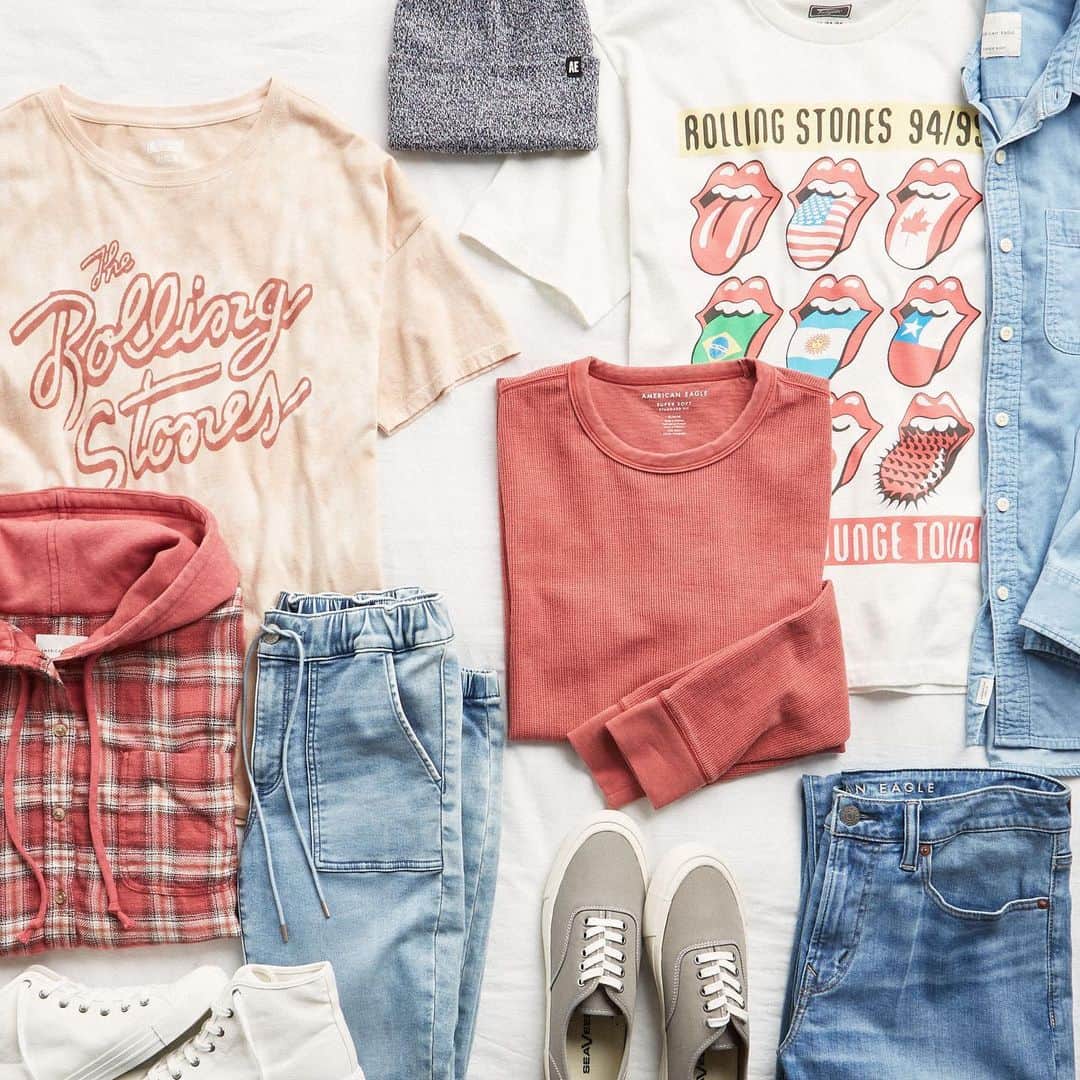American Eagleのインスタグラム：「Rock ‘n’ roll is always in style 🎸」