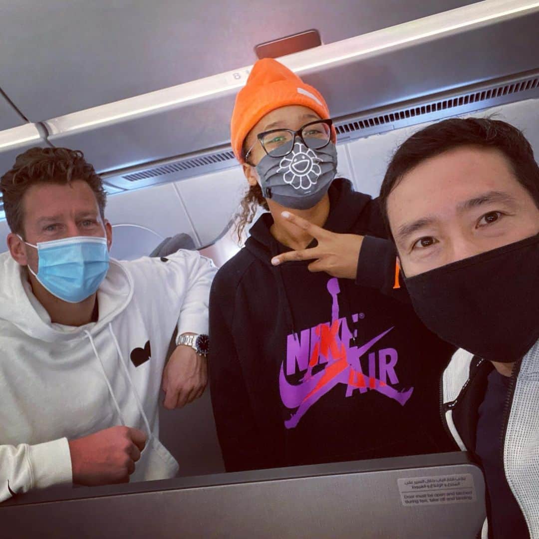 のインスタグラム：「Taking off...✈️✈️✈️ #AO2021 ＃全豪オープン #16hourflight #16時間の空の旅」