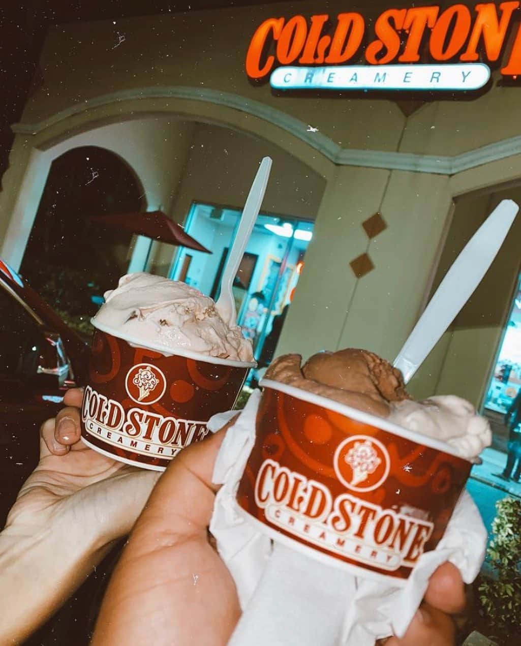 コールド・ストーン・クリーマリーのインスタグラム：「You know it's going to be a great night when it looks like this...  📸: @richdii」
