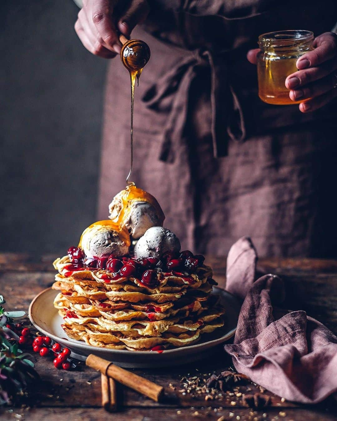 Our Food Storiesさんのインスタグラム写真 - (Our Food StoriesInstagram)「These cold and grey days call for some comfort food 🤗 Get the recipe for these delicious gluten-free waffles with homemade chai ice-cream on the blog, link is in profile. #ourfoodstories  ____ #glutenfreerecipes #glutenfreefood #glutenfri #glutenfrei #wafflerecipe #breakfastideas #onthetable #gatheringslikethese #momentslikethese #foodphotographer #foodstylist #germanfoodblogger #recipeideas」1月14日 2時47分 - _foodstories_