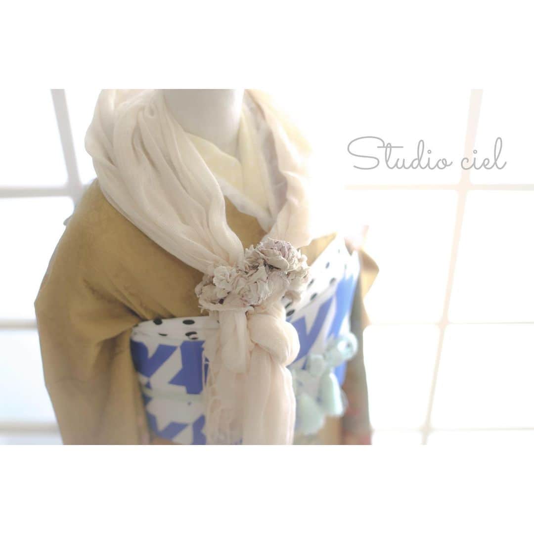 のインスタグラム：「🗣振袖展示会やるよ！  1月22日〜24日の３日間限定♡  たくさんの振袖と小物が いっーぱい選べます🕺🏻  是非お待ちしております♩  .  #スタジオシエル  #スタジオシエル印西店 #振袖  #振袖レンタル  #印西写真館  #ヘアメイク  #ヘアアレンジ  #ナチュラルメイク  #アップスタイル  #shopping  #写真館  #スタジオ  #カメラ女子  #印西 #ビックホップ  #かわいい #ドライフラワー #ウェディングドレス  #成人式 #成人式前撮り #成人式ヘアセット  #振袖前撮り #成田振袖  #八千代振袖 #白井振袖  #印西振袖」
