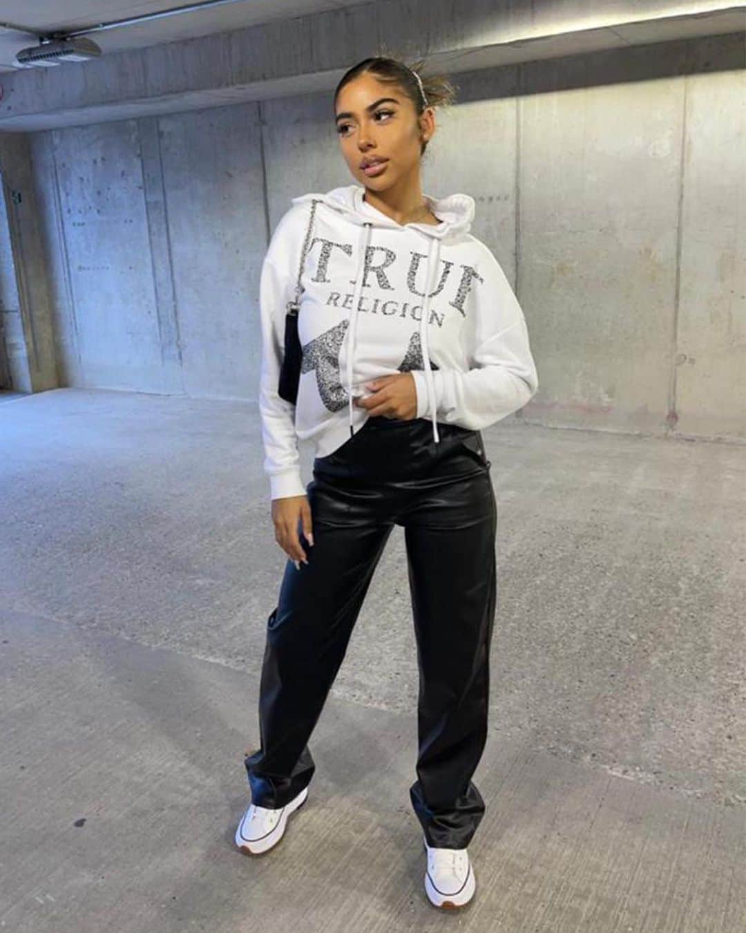 のインスタグラム：「...because who doesn’t love a comfy hoodie. @myamills l UK Exclusive   Tag @truereligion & #MYRLGN in your post for your chance to be featured next!」