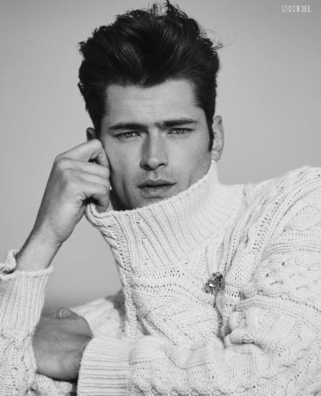 ショーン・オプリーのインスタグラム：「New @lofficielhommesua by @fernandosippel 💥」