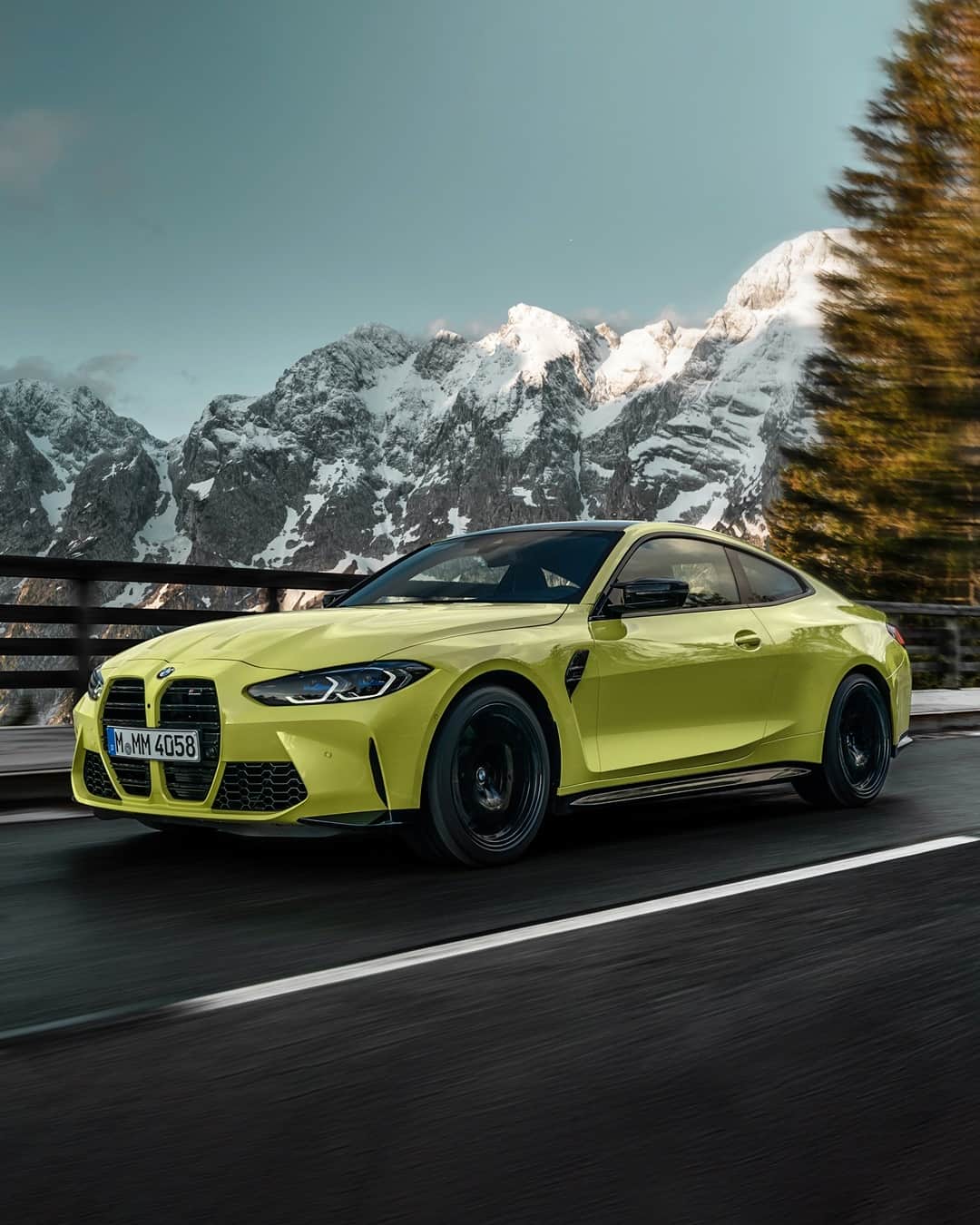 BMWのインスタグラム：「Take me down to the Paradise City. The all-new BMW M4 Competition Coupé. #TheM4 #BMW #M4 #BMWM @bmwm __ BMW M4 Competition Coupé: Fuel consumption weighted combined in l/100km: 10.5–10.2 (NEDC); 10.2–9.9 (WLTP), CO2 emissions weighted combined in g/km: 240–234 (NEDC); 233–227 (WLTP). Further information: www.bmw.com/disclaimer.   510 hp, 375 kW, 650 Nm, Acceleration (0-100 km/h): 3.9 s, Top speed (limited): 250 km/h (with optional M Drivers Package: 290 km/h).」