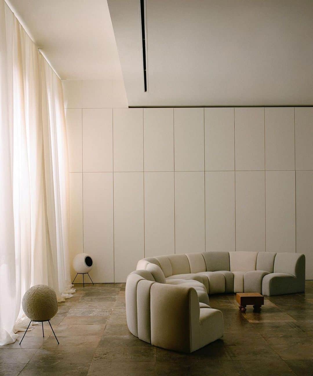 のインスタグラム：「@jacquemus office goals」