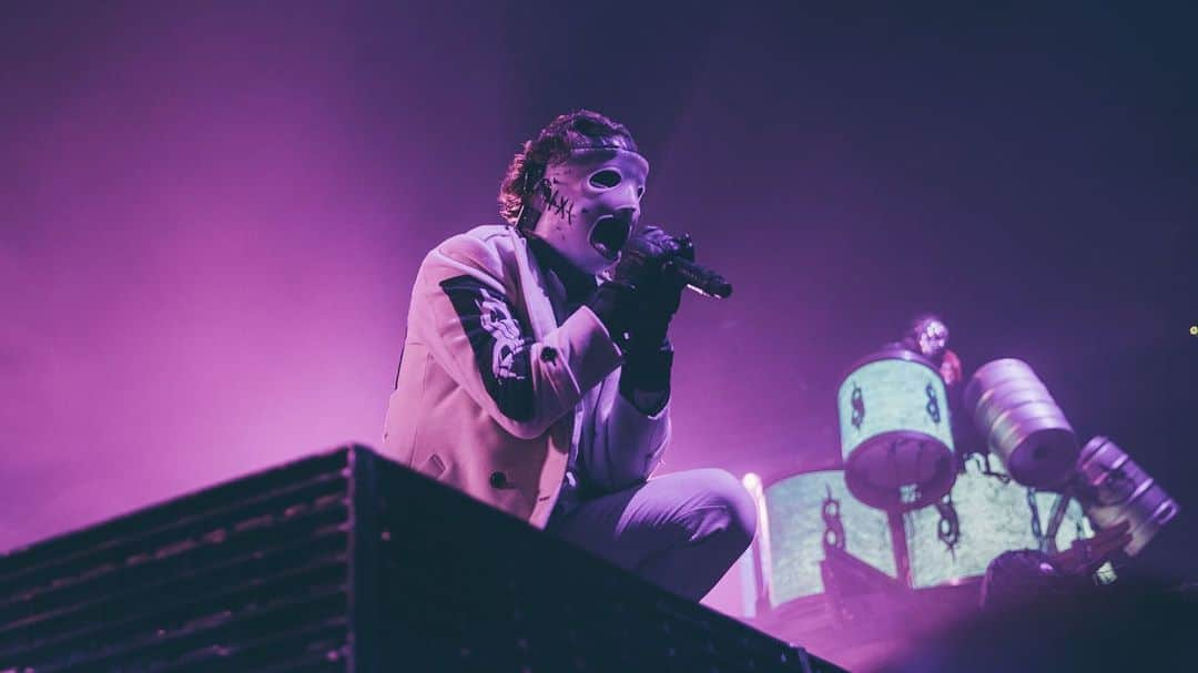 Kerrang!さんのインスタグラム写真 - (Kerrang!Instagram)「This time last year, Slipknot were gearing up for their We Are Not Your Kind European tour. Raise your hand if you got to see them on this run! ✋ ⠀⠀⠀⠀⠀⠀⠀⠀⠀ 📸: @wondergirlphoto ⠀⠀⠀⠀⠀⠀⠀⠀⠀ @slipknot #kerrang #kerrangmagazine #slipknot #wearenotyourkind #numetal #altmetal #alternativemetal」1月14日 3時28分 - kerrangmagazine_