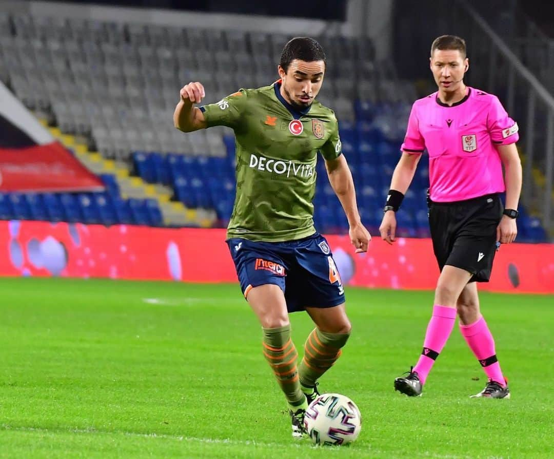 ラファエウ・ペレイラ・ダ・シウヴァのインスタグラム：「Into the next round 🙏💪 @ibfk2014 good 5 x 1」