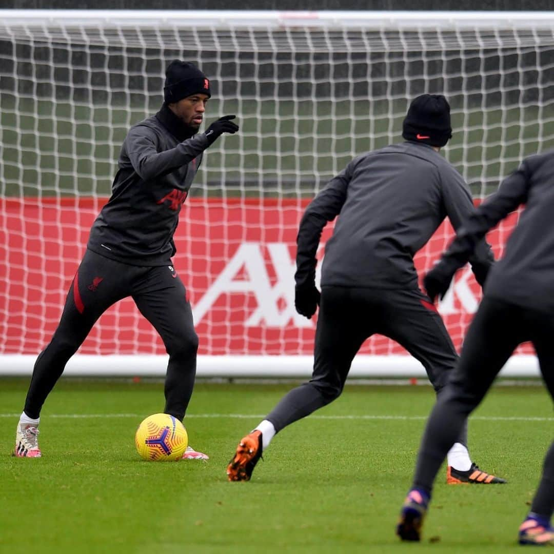 ジョルジニオ・ワイナルドゥムさんのインスタグラム写真 - (ジョルジニオ・ワイナルドゥムInstagram)「Another good day of training, getting ready for our next match 👊🏾🔴」1月14日 3時48分 - gwijnaldum