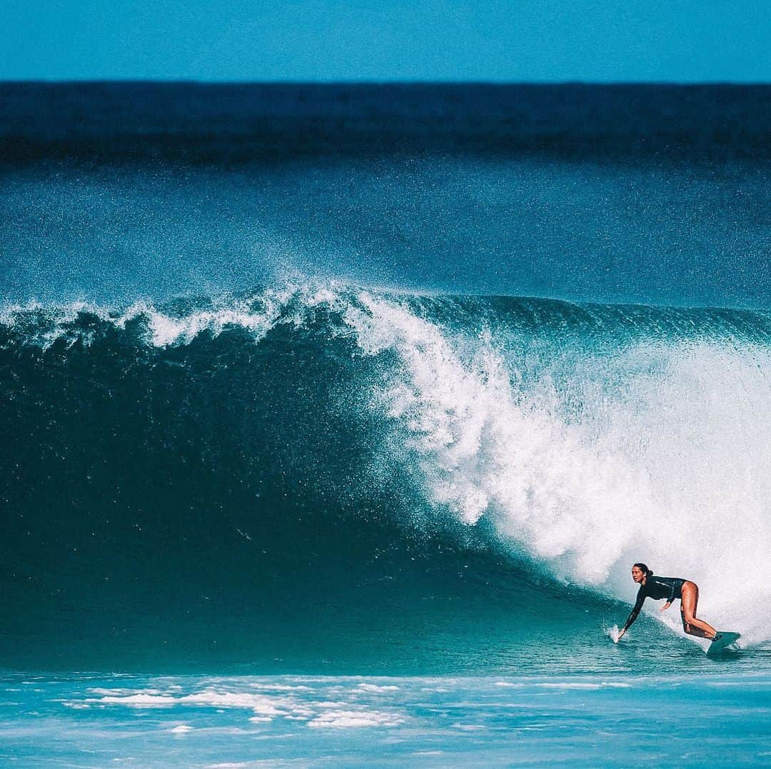 のインスタグラム：「dreamy days dreamy waves @tallteef」