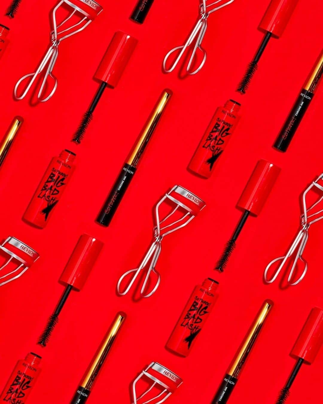 Revlonさんのインスタグラム写真 - (RevlonInstagram)「Can you spot the newness? 👀   It only takes these 3 products to create an explosive eye look: Triple-Stepped Lash Curler, NEW #RevlonSoFierce Chrome Liner in Bronzage (902) and NEW #RevlonSoFierce Big Bad Lash Mascara. #WearResponsibly  📷: @influenster」1月14日 4時00分 - revlon