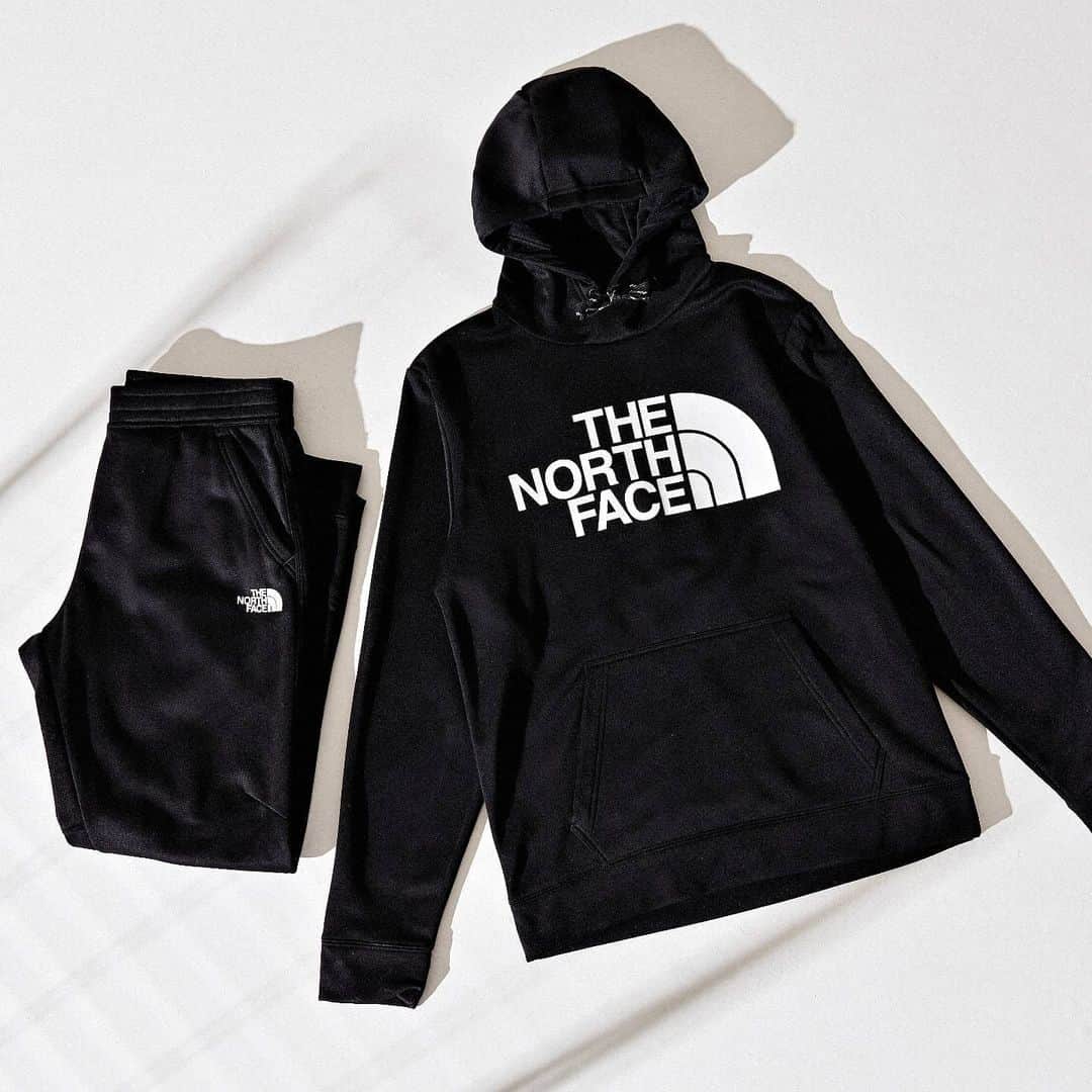 FOOTASYLUMさんのインスタグラム写真 - (FOOTASYLUMInstagram)「It's all about the loungewear.  Chill out in style with @thenorthface Surgent Overhead Hoodie & Pants.  #Footasylum #TheNorthFace」1月14日 4時03分 - footasylum