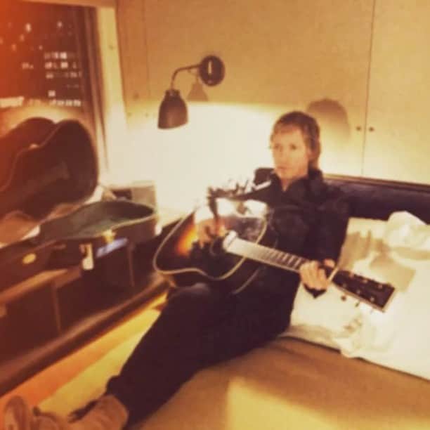 Beckのインスタグラム：「Guess I’m doing fine :/ 📷 @smaaale」