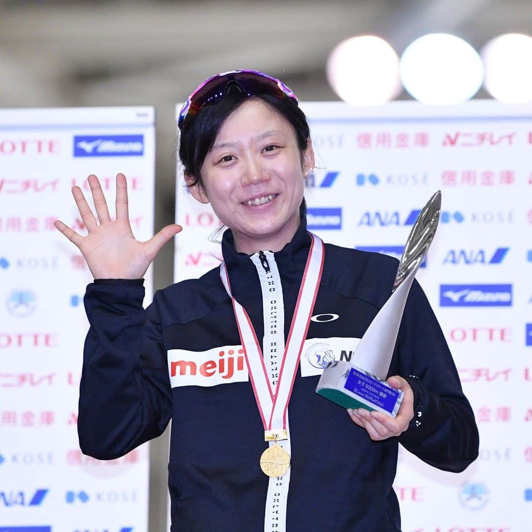 日本オリンピック委員会さんのインスタグラム写真 - (日本オリンピック委員会Instagram)「スピードスケートの全日本選手権最終日が30日に行われ、髙木美帆選手が女子1500m、5000mで優勝。28、29日に500m、1000m、3000mも制しており、全5種目で頂点に立ちました🎉🎉🎉🎉🎉 なお、世界記録を持つ1500mは自身の国内最高を更新する1分54秒08。 また、男子1500mは小田卓朗選手が制し、1万mは土屋良輔選手が13分14秒89の国内最高で優勝しました👏👏（写真：アフロスポーツ） . ⛸All Japan Speed Skating Championships⛸ . [Women's 1500m] 🥇髙木美帆/Miho Takagi　1:54.08 DR,RR . [Women's 5000m] 🥇髙木美帆/Miho Takagi　7:07.33 RR . [Men's 1500m] 🥇小田卓朗/Takuro Oda　1:45.72 . [Men's 10000m] 🥇土屋良輔/Ryosuke Tsuchiya　13:14.89 DR,RR . #スピードスケート #speedskating #がんばれニッポン #TEAMNIPPON #japaneseolympiccommittee . 📸AFLOSPORT」12月30日 21時16分 - teamjapanjoc