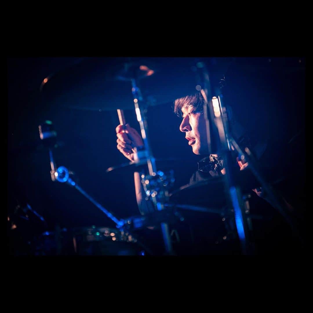 MOSHIMOさんのインスタグラム写真 - (MOSHIMOInstagram)「🎸2020.12.29 TOKYO🎸 THANK YOU!! BARI BARI ROCK 〜やっぱみんなとOUR NIGHT〜 Photo byかわどう @kawado_photo  #MOSHIMO」12月30日 19時47分 - moshimo_band