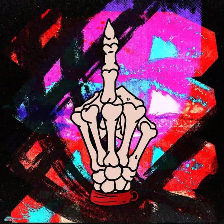 フー・ファイターズのインスタグラム：「No Son Of Mine Out at midnight locally New Year’s Eve. #HappyNewYear!!! 🎊   Pre-order/save #MedicineAtMidnight at link in bio.」