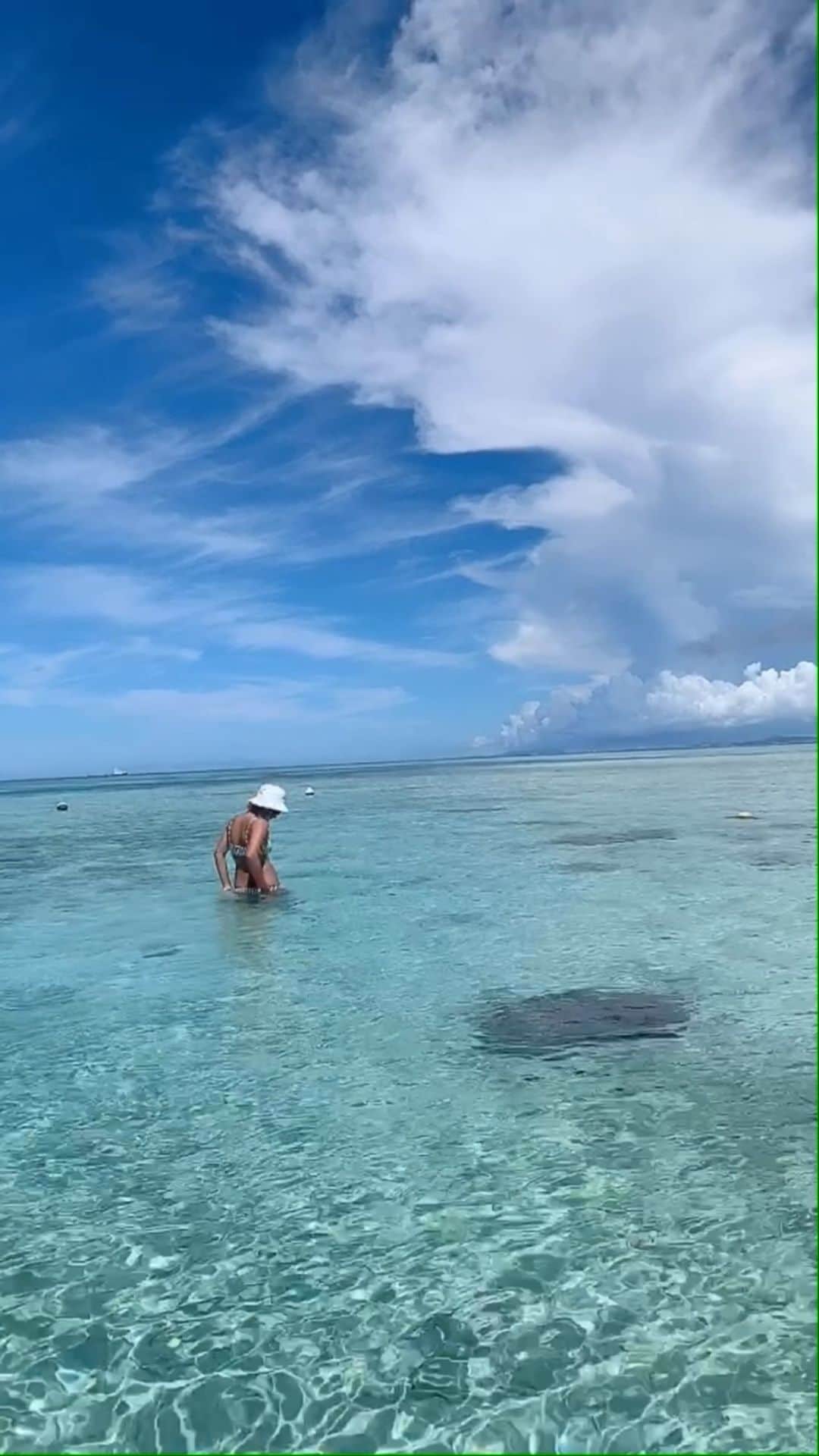 篠崎ゆうきのインスタグラム：「★  沖縄ナガンヌ島🐠  #沖縄 #ナガンヌ島 #篠崎ゆうき」