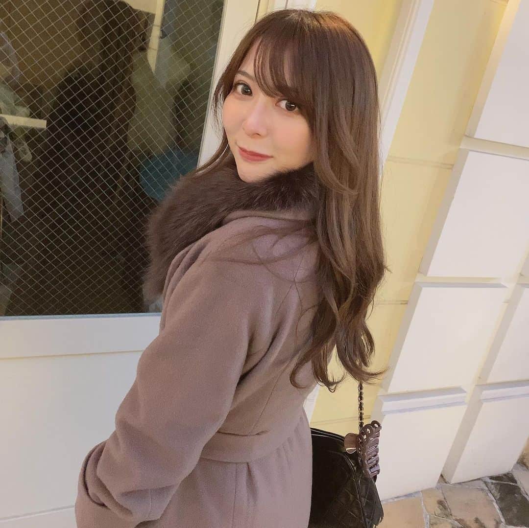 のインスタグラム：「🤎 ほんとに寒いわね .」