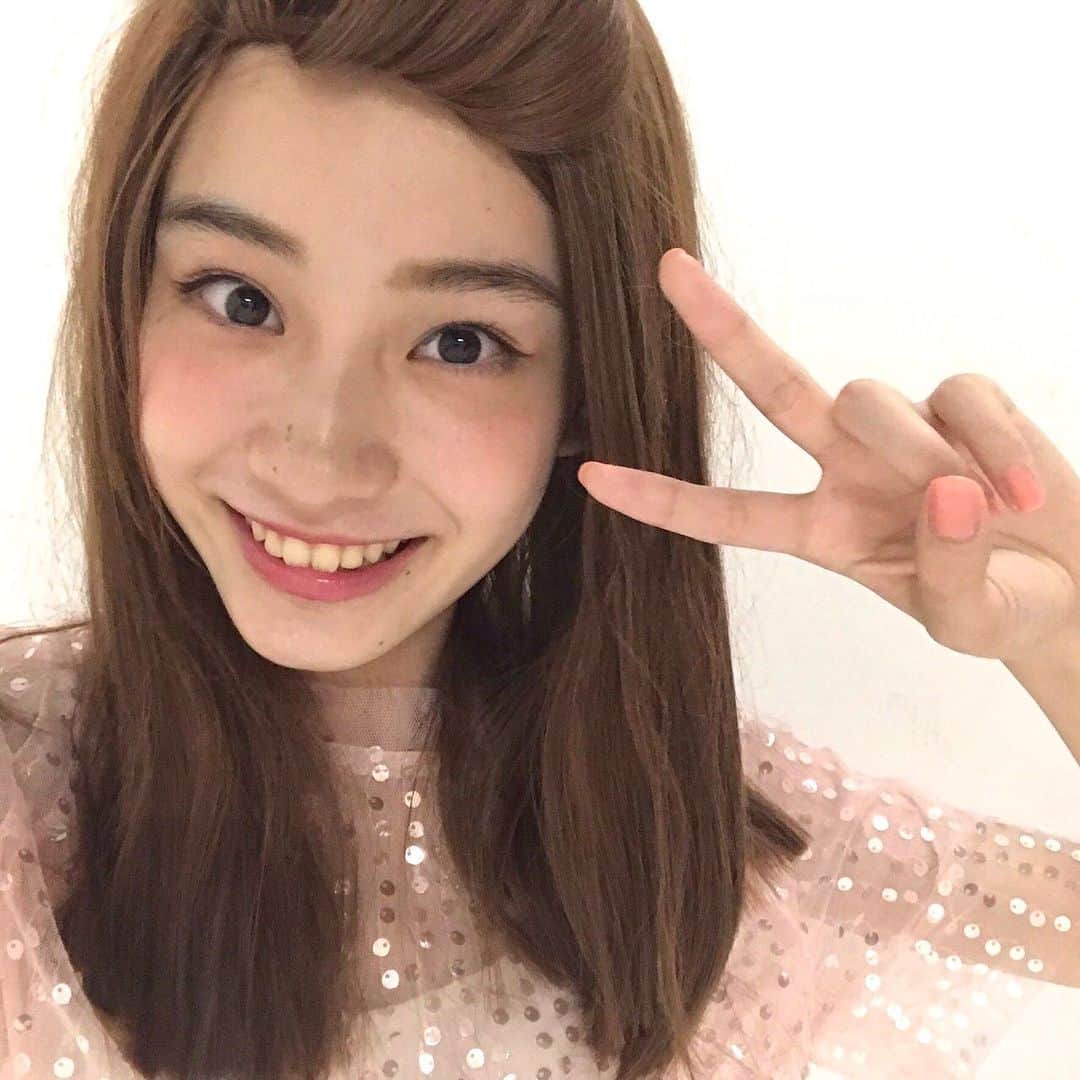 太田雫さんのインスタグラム写真 - (太田雫Instagram)「NiziU❕🤍 ・ ・ 先月号のなんでもランキングのオフショだよ☺︎ ・ 誰になったでしょう❔ ・ テレビで特集やってましたね╰(*´︶`*)╯ ・ #ニコラ#太田雫 #オフショ#NiziU さん#なんでもランキング#selfie」12月30日 20時13分 - _shizukuota