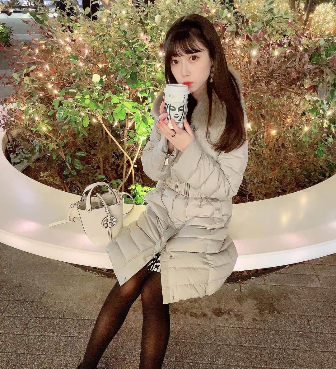 のインスタグラム：「✨ もう今年もあと少しだねぇ、、、 皆さんはどんな一年でしたか？🤍」