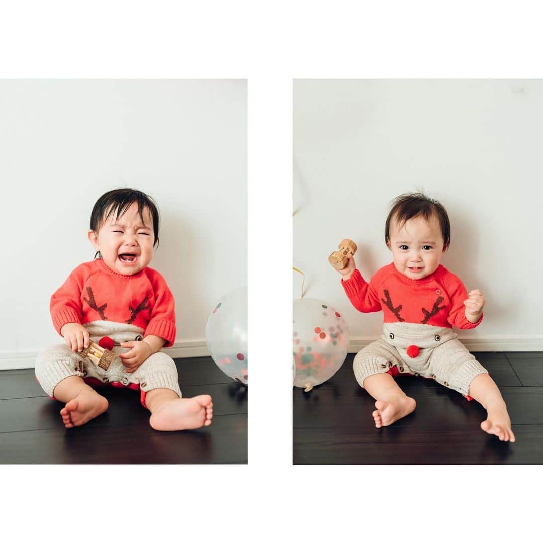 Lovegraph_Kids ラブグラフキッズさんのインスタグラム写真 - (Lovegraph_Kids ラブグラフキッズInstagram)「双子ちゃんの１歳バースデー撮影🏠👶🏻👶🏻 ㅤㅤㅤ 泣いたり笑ったり最終的にはふたりで……😴😴 ㅤㅤㅤ photographer @oharu_lovegraph ㅤㅤㅤ ▼今だけおうち撮影がお得🏘 この冬限定でおうち撮影1,500円割引中です。この冬の思い出をカタチに残そう✨ ㅤㅤㅤ ୨୧┈┈┈┈୨୧ ㅤㅤㅤ 出張撮影Lovegraphで撮影したお子さま・ファミリーの写真を毎晩投稿しています☺️✩︎⡱ ㅤㅤㅤ 載せてほしい写真(例：姉妹写真・おうち写真・3歳の女の子などなど)のリクエストはコメント欄へどうぞ५✍❤︎ ㅤㅤㅤ ୨୧┈┈┈┈୨୧ ㅤㅤㅤ 撮影プラン💁‍♀️🌼 ㅤㅤㅤ ❁︎ライトプラン 9,800円/10枚 ※エリア限定・カメラマンはお任せになります ㅤㅤㅤ ❁︎スタンダードプラン(全国) 23,800円/75枚〜 ※人気のプラン！ ※エリアやによってはご希望日程で対応できない場合もございます ㅤㅤㅤ その他のプランやオプション、撮影お申し込みはプロフィールURLからどうぞ☺️✈︎ ㅤㅤㅤ ୨୧┈┈┈┈୨୧ ㅤㅤㅤ #ラブグラフ #Lovegraph #幸せな瞬間をもっと世界に ㅤㅤㅤ #ママリ #コドモノ #子どもとお出かけ #子どもと暮らす #子どものいる暮らし #女の子ママ #男の子ママ #おしゃれきっず #キッズコーデ #いこーよ #ままのて #キッズヘアアレンジ #ig_kids #ig_kidsphoto #super_japan_channel #おうち時間 #うちで過ごそう #おうちスタジオ #おうち撮影」12月30日 20時31分 - lovegraph_kids