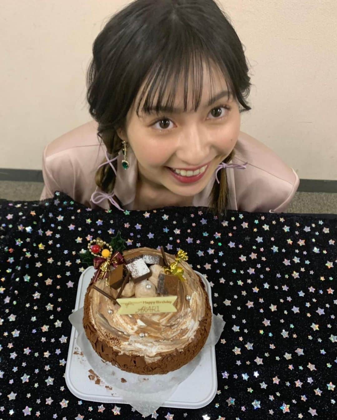 Juice=Juiceさんのインスタグラム写真 - (Juice=JuiceInstagram)「🎂﻿ ﻿ 🎊Happy Birthday🎊﻿  22歳﻿ ﻿ #juicejuice ﻿ #植村あかり ﻿ #HappyBirthday ﻿ #22歳 ﻿ #おめでとう ✨✨﻿」12月30日 20時44分 - juice_juice_official