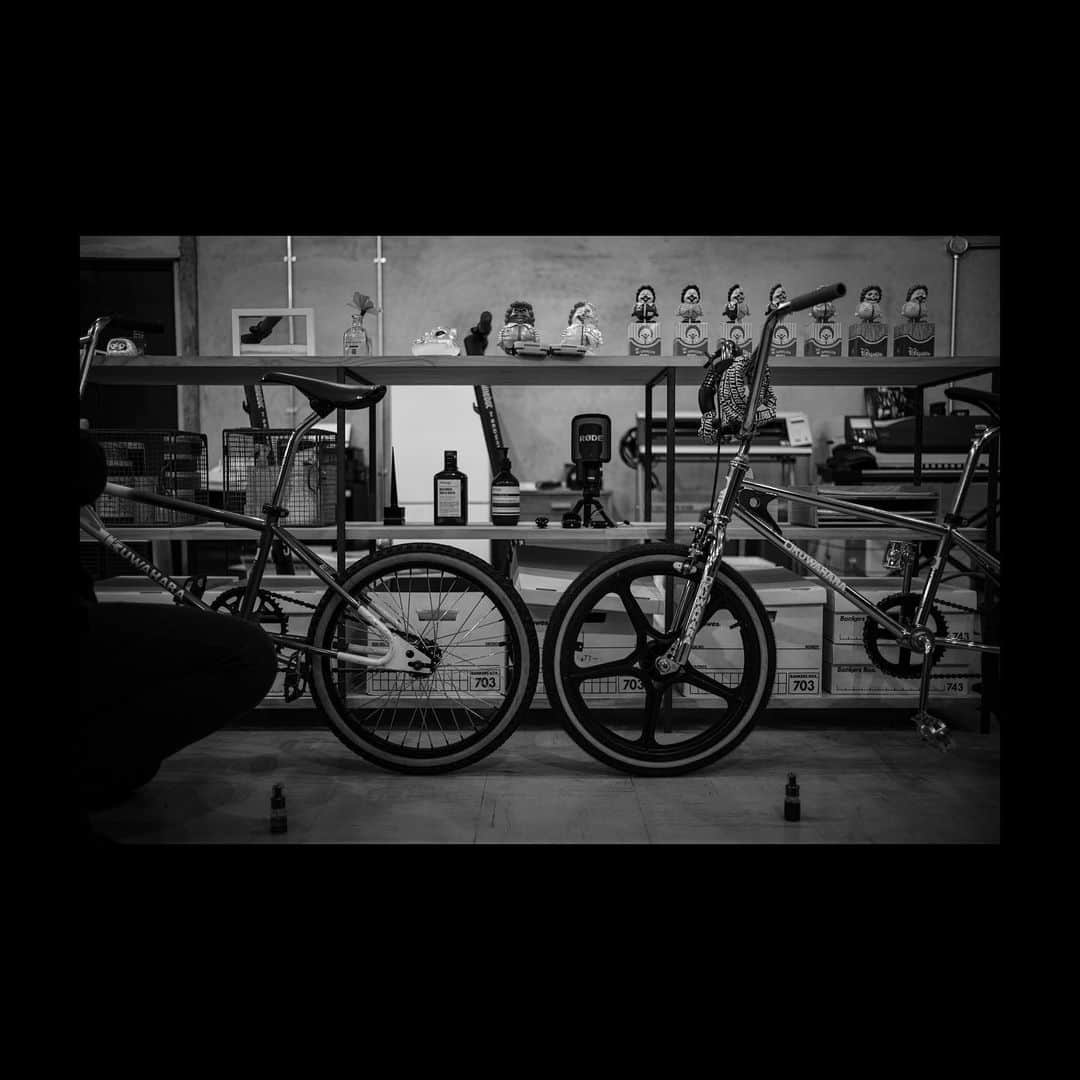 FIVE FOCUS takarada_officialさんのインスタグラム写真 - (FIVE FOCUS takarada_officialInstagram)「A bicycle has been added to the company. at @kuwahara1918   #kuwaharabmx #bmx #oldbmx #japanbmx #グリッチオイル #メンテナンス #自転車 #オールド #ET #ライカm10 #leicaphotography #leica #leicam10monochrom #aposummicron50 #ライカ #会社 #デザイン会社 #年末  @mottosatoshi @soborodon22 @shimisun @mkyohei @yohtakao @bicycle_shop_vit @okome.bb @ryoutayamamoto_momikomitv @cstair.y.asada @gon.taku08 @kk.sasayama @kengotatara @roadwayboss @kawaguchishunsuke @simomu0415」12月30日 20時44分 - takaradayuuya