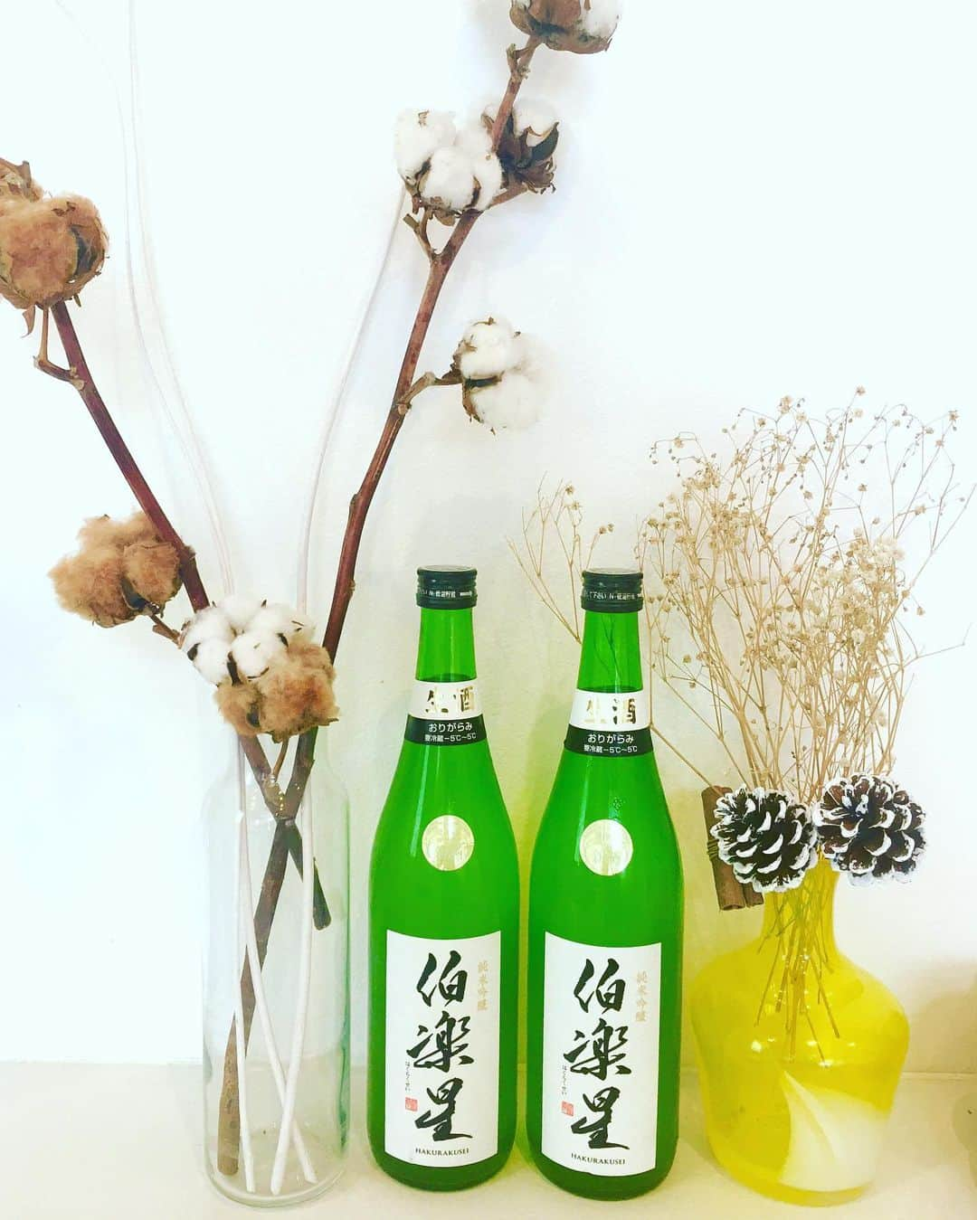 近藤淳子さんのインスタグラム写真 - (近藤淳子Instagram)「宮城県から新酒のお便り🍶  進化する究極の食中酒✨  何度もお蔵訪問させていただいている新澤醸造店。  2020年から、扁平精米をスタート！  ➡️お米の表面にある不要なタンパク質を取り除き、お米の芯の部分を、お米そのままのカタチで残すことが出来る最新技術を取り入れました。  どんな味わいなのか楽しみです✨ 貴重な新酒をありがとうございます❣️  #新澤醸造店 #伯楽星 #新酒 #究極の食中酒 #扁平精米 #生酒 #純米吟醸 #日本酒 #sake #japanesesake #宮城」12月30日 12時15分 - kondo_junko_