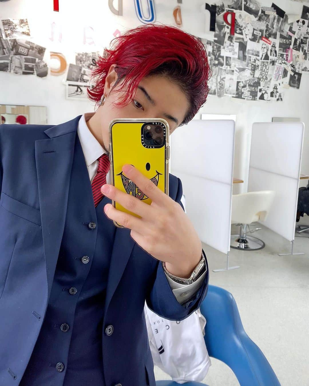 高木琢也さんのインスタグラム写真 - (高木琢也Instagram)「2020年ラストカット💇‍♂️💇‍♀️💈 OCEANTOKYO全店 正装営業 だよ😋 よろしくお願いします‼️‼️ #OCEANTOKYO #正装営業 #美容師 #美容室 #suits」12月30日 12時11分 - takagi_ocean