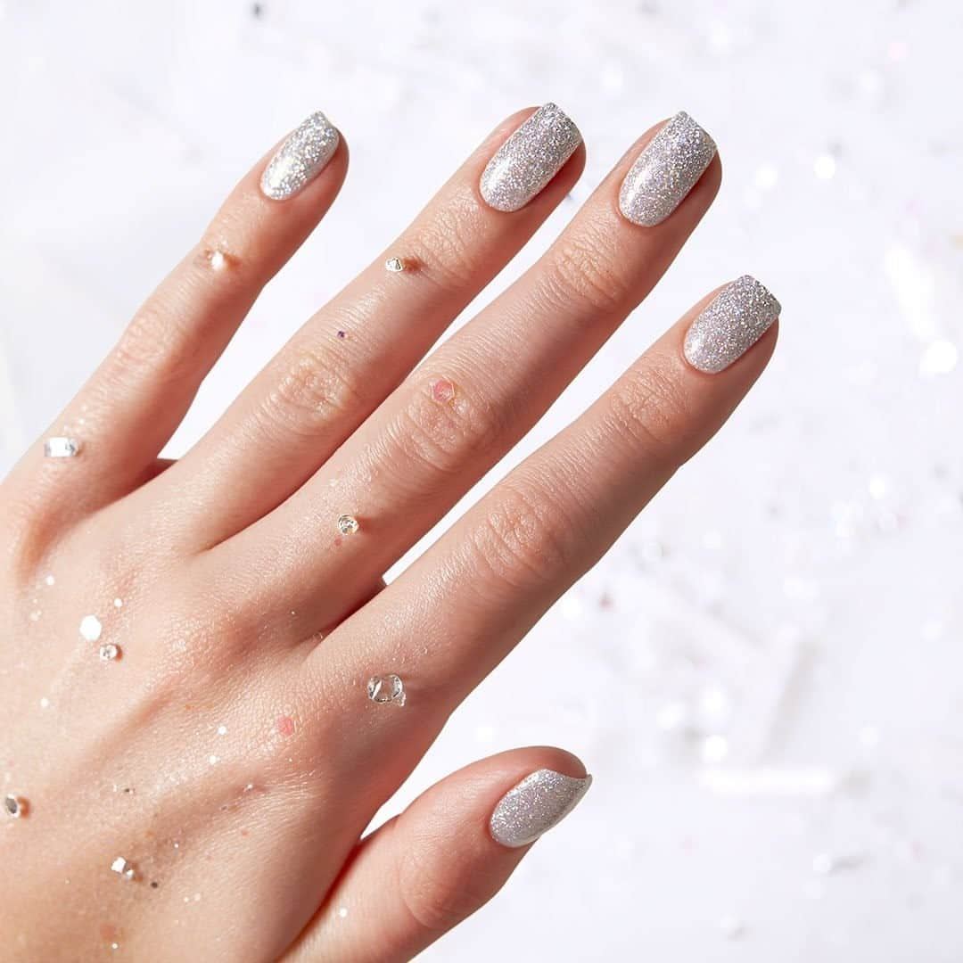 OPIさんのインスタグラム写真 - (OPIInstagram)「When you spot your #NYEMani shade: Oh #HaloThere ✨  #ColorIsTheAnswer #OPIObsessed #OPIHighDefGlitters #WhiteMani #PartyNails #HolidayNails #HolidayMani #HolidayVibes #Holiday2020 #WeddingNailTrends #NailInspo #WeddingNails #NYENails #BridalMani #WeddingMani #TrendyNails #ModernNails #ModernMani #NYE2020 #2020Wedding #2020Bride」12月30日 12時15分 - opi