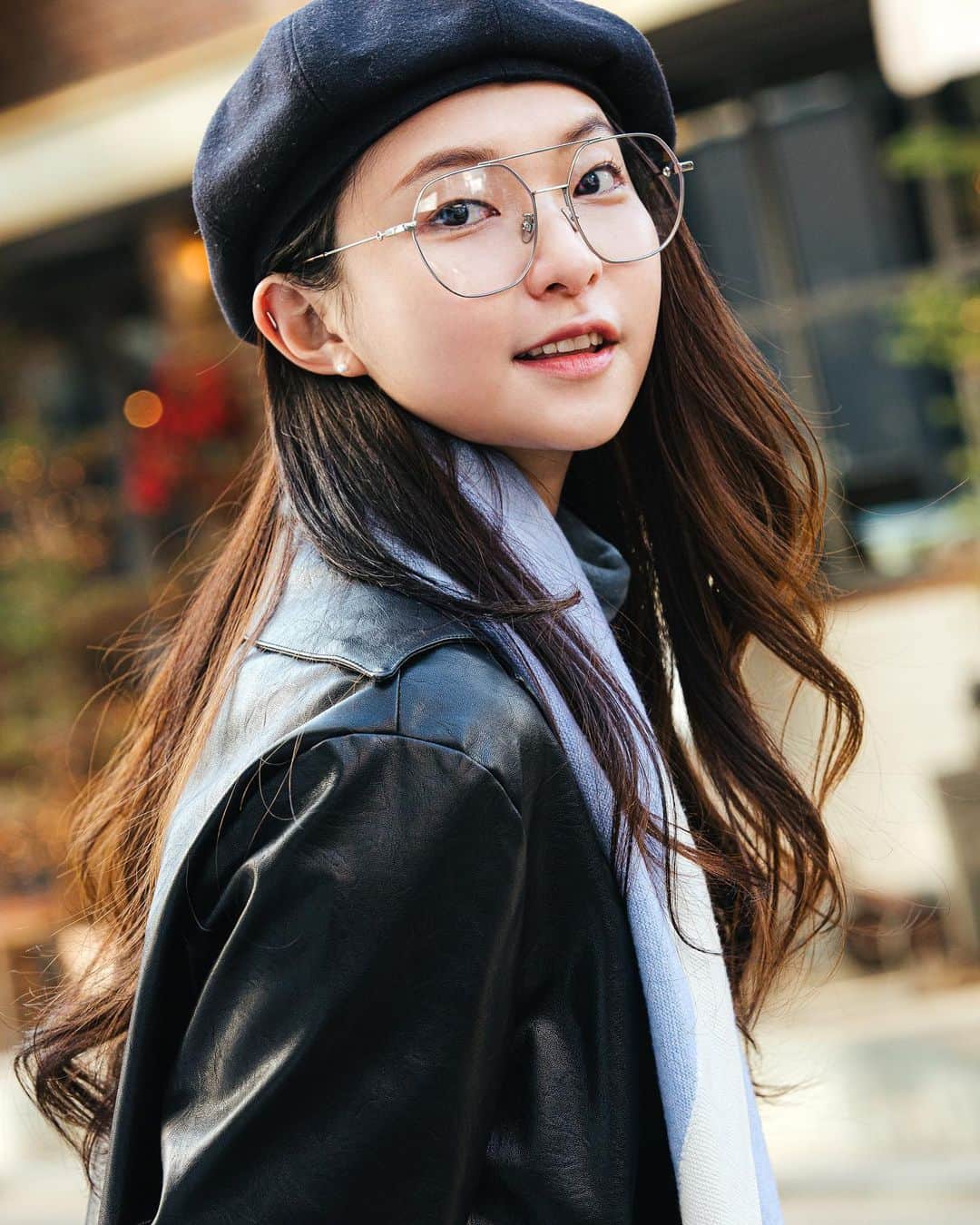 가로수길 , Seoulのインスタグラム：「Thx @springstrings_official 😎 오랜만에 만난 현주  잘지냈지?」