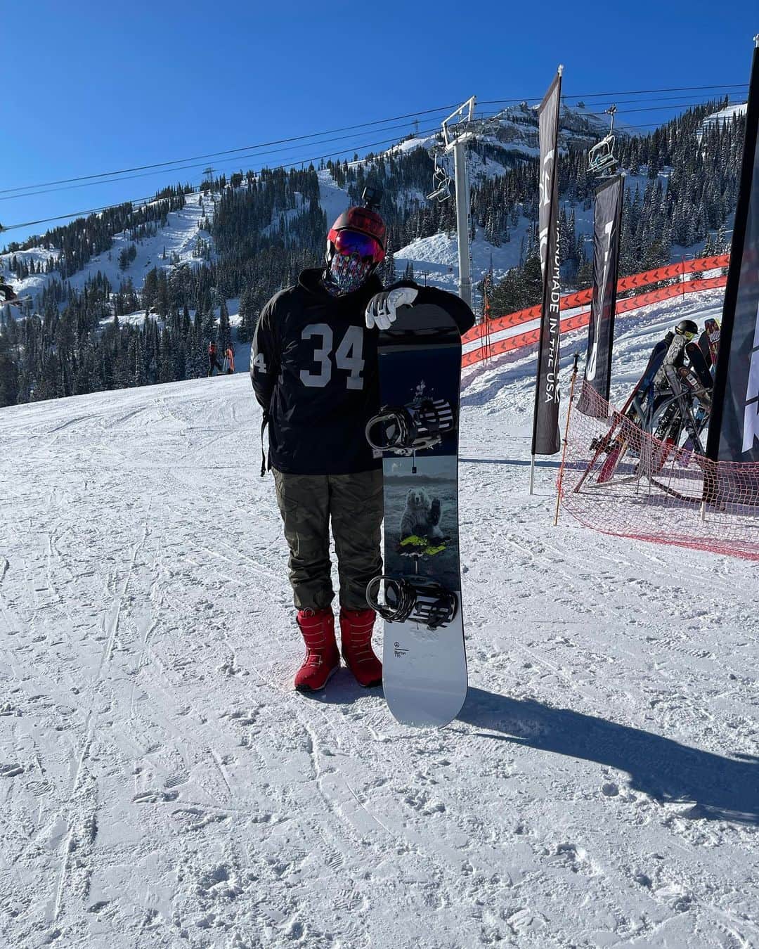 カルロス・ブーザーのインスタグラム：「Had To Show Love To One Of The Illest To Ever Do It... And Shout Out To My Connect @roosta73 For All My 🔥 @burton Gear!!!! #bojackson #HOLDAT 📷: @los_so_on45」
