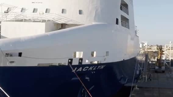 ジェフ・ベゾスのインスタグラム：「My siblings and I surprised our mom today. We revealed the name of the @BlueOrigin landing ship. We named it after her — the Jacklyn.  New Glenn’s first stage will come home to the Jacklyn after every flight. It couldn’t be more appropriately named — Mom has always given us the best place and best heart to come home to.  We love you, Mom.」