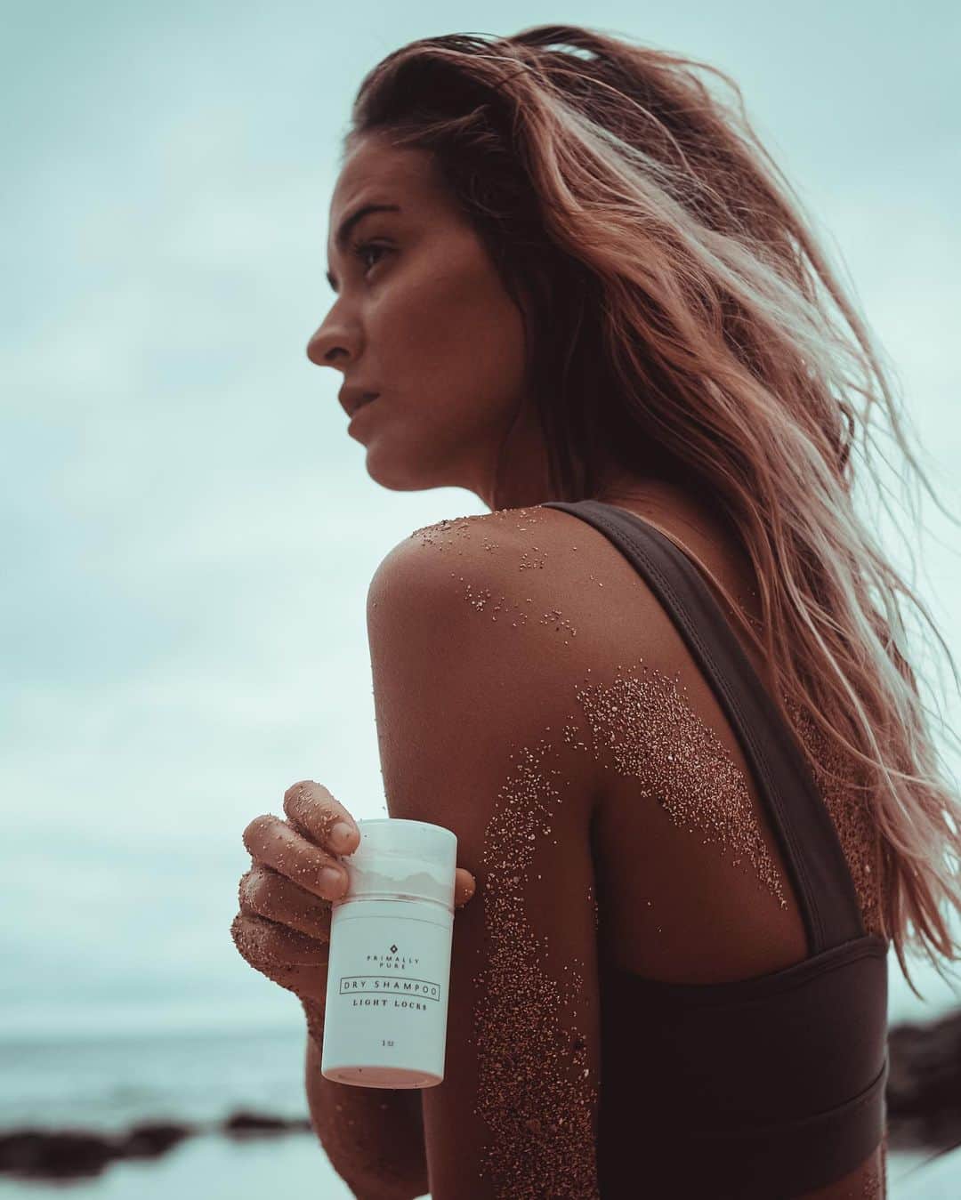 ブリアナ・コープのインスタグラム：「My after surf essential @primallypure ❤️✨」
