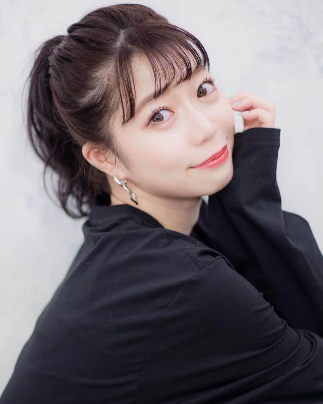 柏元萌華のインスタグラム：「シャツ楽ちん🥳🥳 お家ではこの格好のが近いな〜笑  #calvinklein #お家コーデ#撮影会」