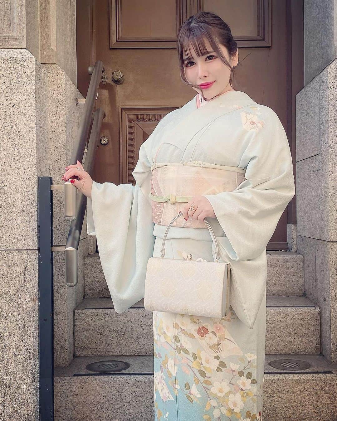 葉月美音さんのインスタグラム写真 - (葉月美音Instagram)「Do you like kimono? 👘💕  #葉月美音 #叶月美音 #mionhazuki  #巨乳 #巨乳哈比人  #インスタグラビア #エロ #グラビア #gravure #tokyo  #sexybody  #sexyhot #instagravure #tagsforlikes #エロスタグラム  #model #Japan #japanesegirl #youtube  #youtuber #asiangirls #asianbeauty #boobs #asianmodel #天使と女神のハーフ #美乳美女 #性感内衣 #性感 #性感美女 #扎心了」12月30日 13時32分 - mionhazuki_official