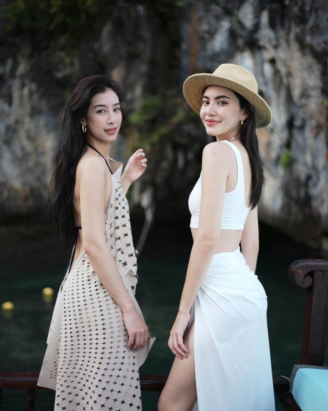 マイ・ダーウィカーのインスタグラム：「ใช่ค่ะ..ดาวิเลือกไม่ถูก..เลยลงทุกรูป😳 @mint_chalida 🐒❤️🐒」