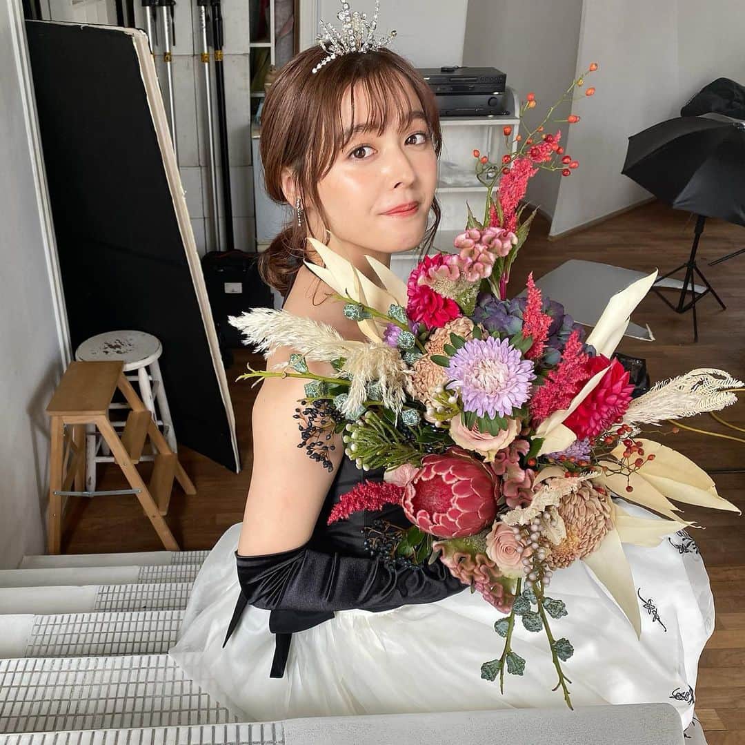 高橋有紀のインスタグラム：「ウェディングの撮影の時💐 #hairmake #osakana_yuki #久住小春」