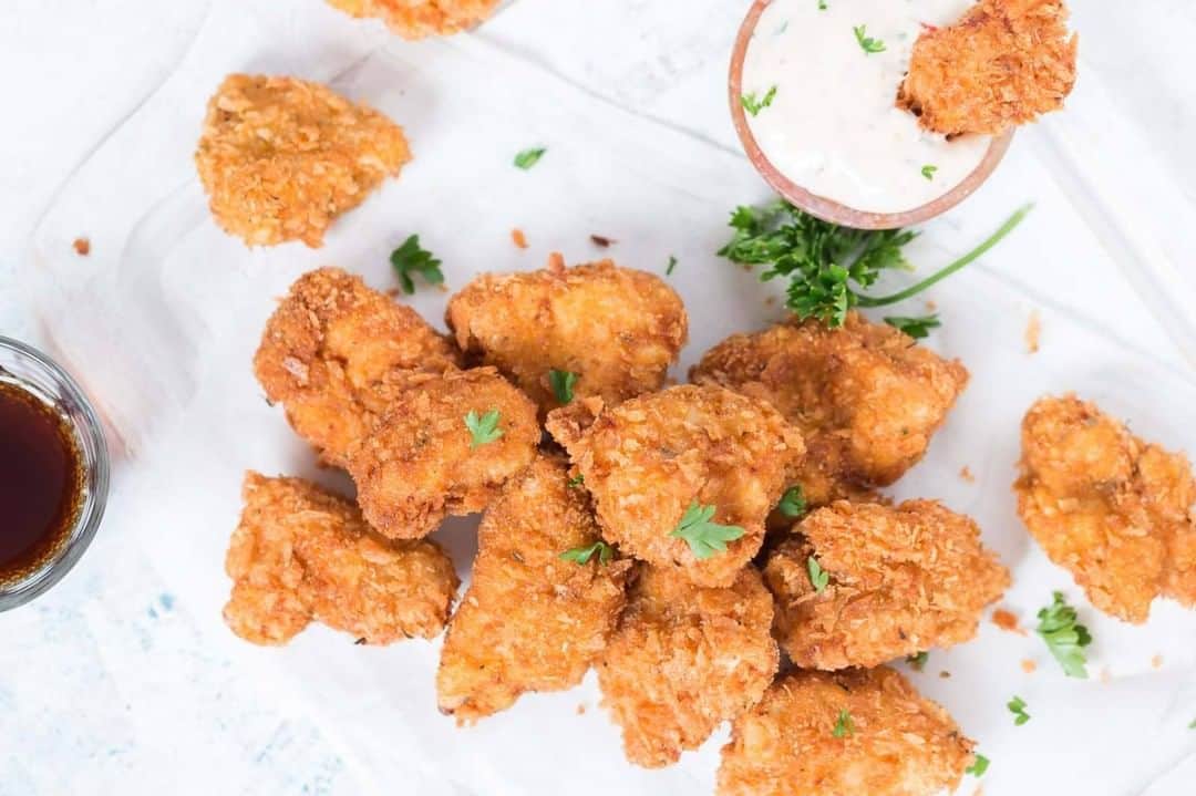 Archana's Kitchenさんのインスタグラム写真 - (Archana's KitchenInstagram)「#NewYearRecipes  Make these lip smacking Crispy Chicken Nuggets Recipe made just the #KFC Style that are great appetizer for you new years party. It's super simple to make and you can serve it along with a Achari mayo for a delicious twist. Get the recipe from the smart.bio link in my profile @archanaskitchen . . . . . . . #dessert #newyeardessert #newyearrecipes #newyearparty #partyfood #partyrecipes #foodanddrink #newyeardinner #christmasmenuideas #winterrecipes #eatfit #cooking #food #healthyrecipes #foodphotography #recipeoftheday #comfortfood #deliciousfood #delicious #instayum #food」12月30日 14時30分 - archanaskitchen