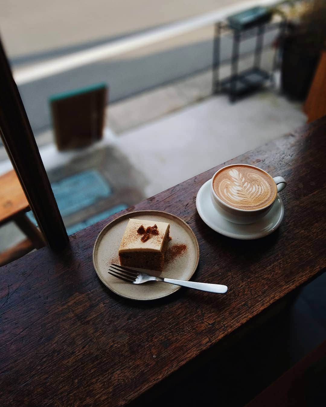 kei_pqのインスタグラム：「☕coffee break with 🥕キャロットケーキ」